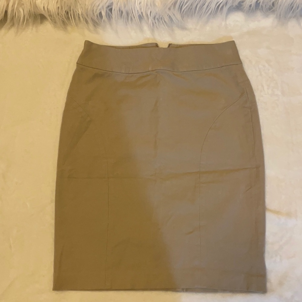 An Banana Republic cotton with elastano skirt.